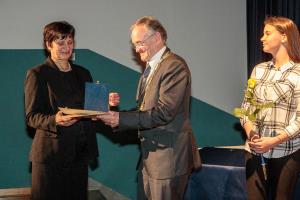 Osrednja občinska akademija 9